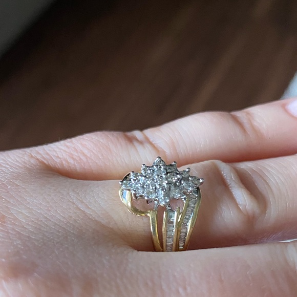 Yellow Gold Diamond Ring - Picture 4 of 8